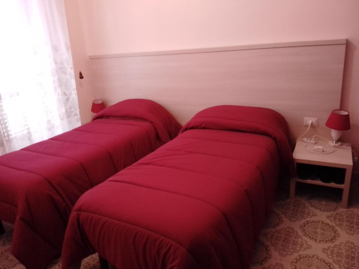 Albergo Maria Cristina Esperia ภายนอก รูปภาพ