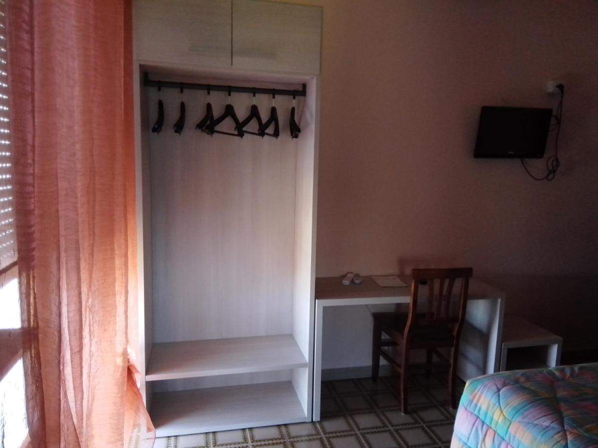 Albergo Maria Cristina Esperia ภายนอก รูปภาพ